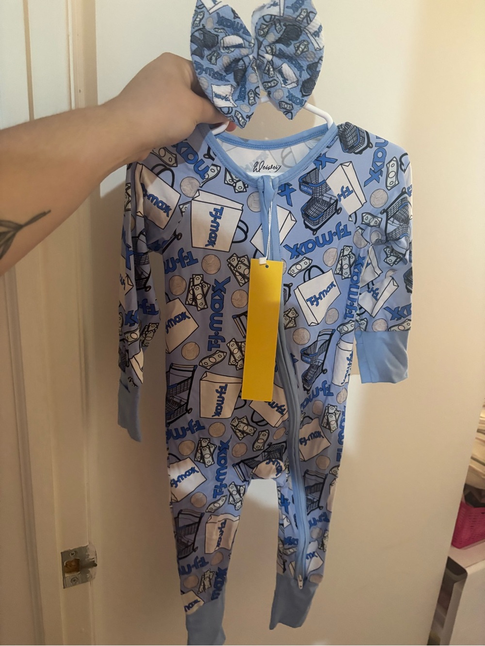 Tj maxx bamboo zippy with bow 12-18 months NWT